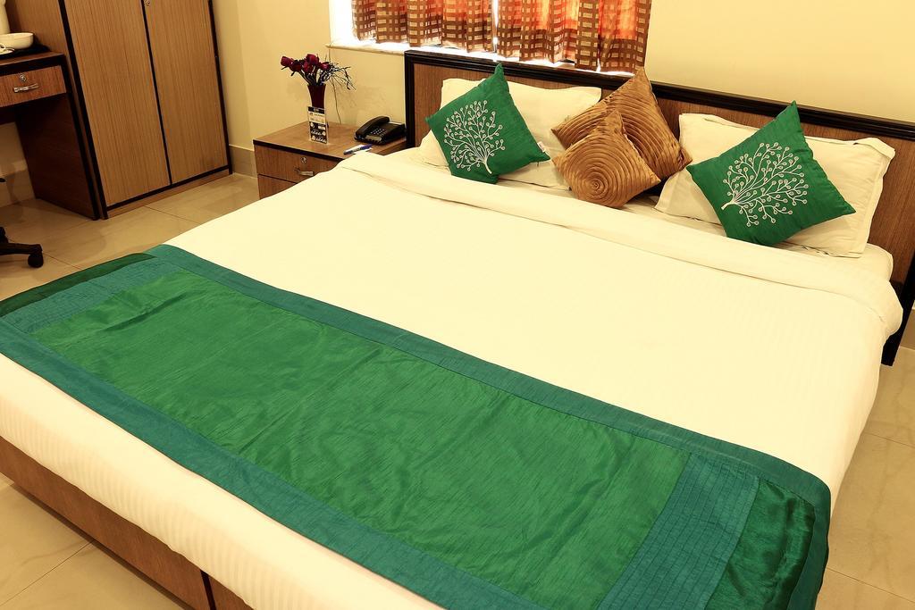 Oyo 1220 Casa Broadway Hotel Calcutta Kamer foto