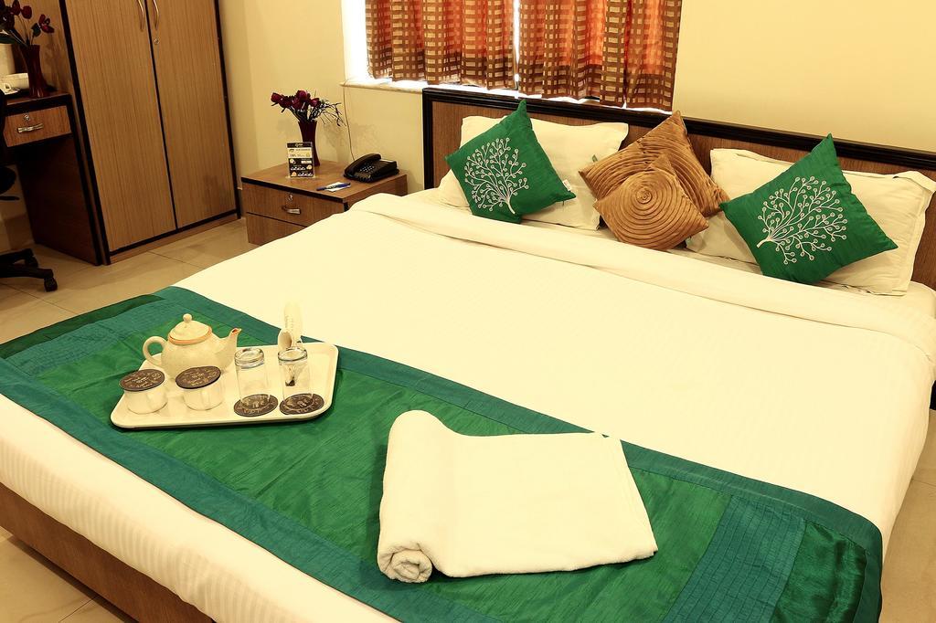 Oyo 1220 Casa Broadway Hotel Calcutta Buitenkant foto
